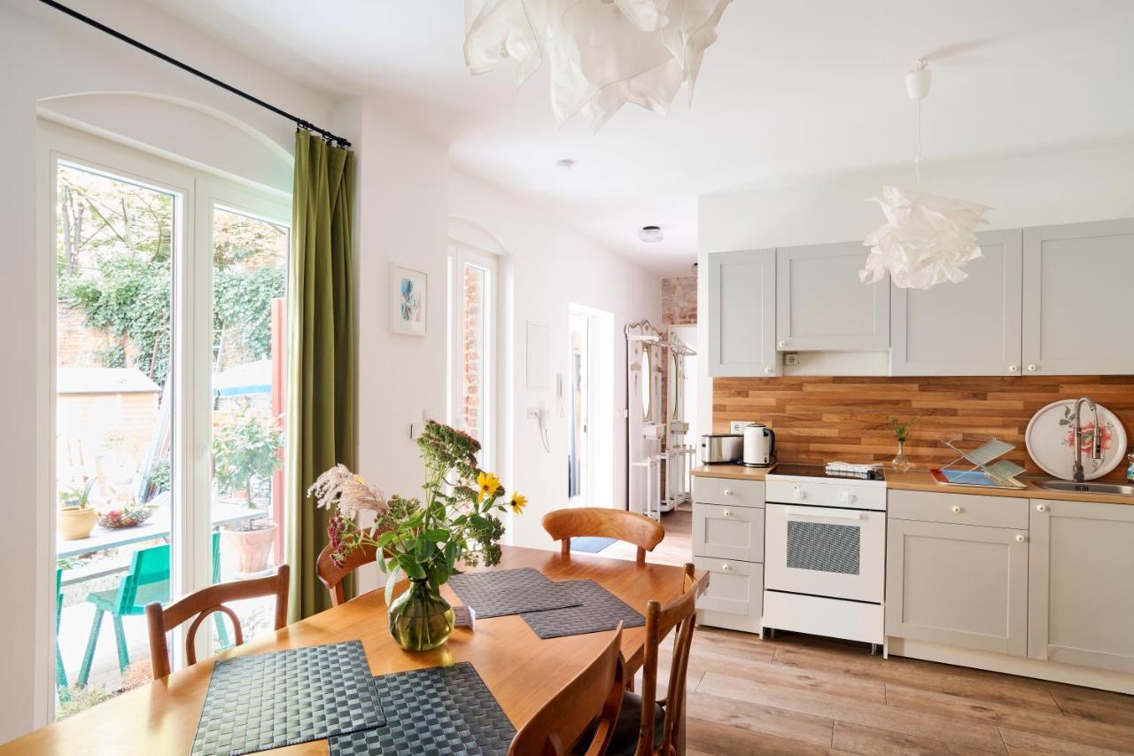 Beautiful&Cozy Remise for up to 6 Guests Apartment Berlin Exterior foto