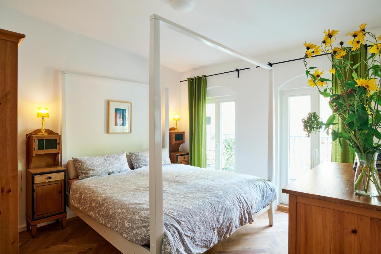Beautiful&Cozy Remise for up to 6 Guests Apartment Berlin Exterior foto