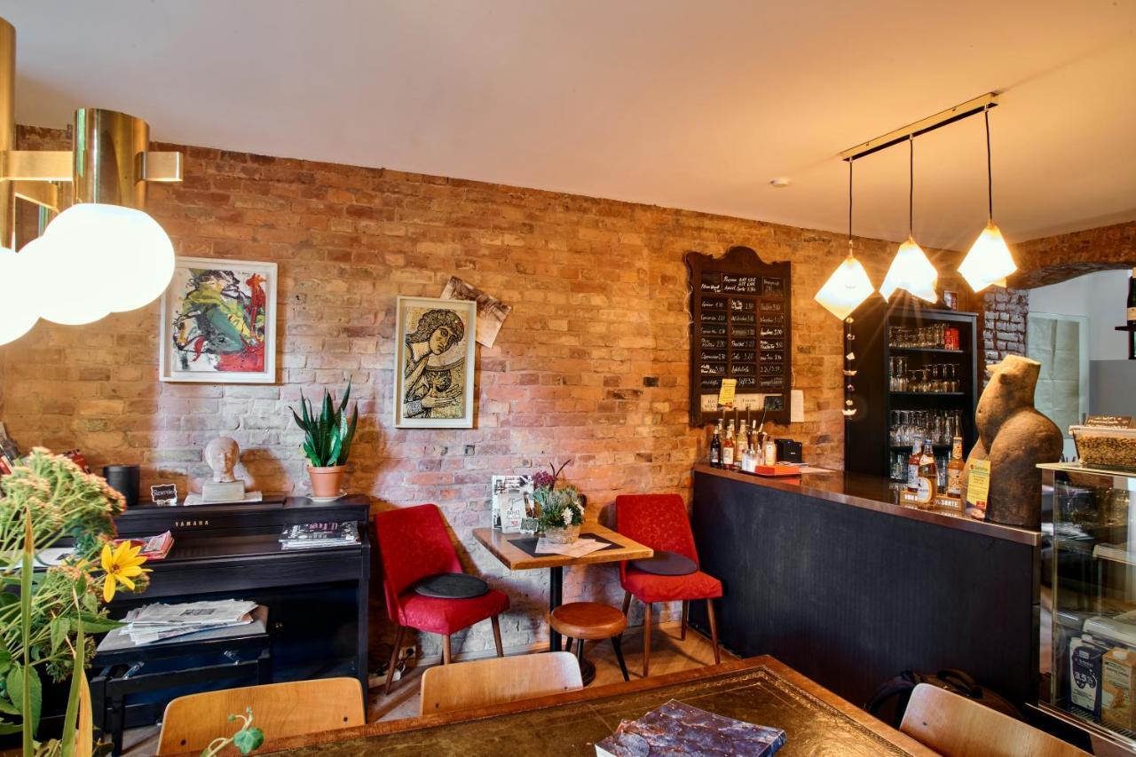 Beautiful&Cozy Remise for up to 6 Guests Apartment Berlin Exterior foto