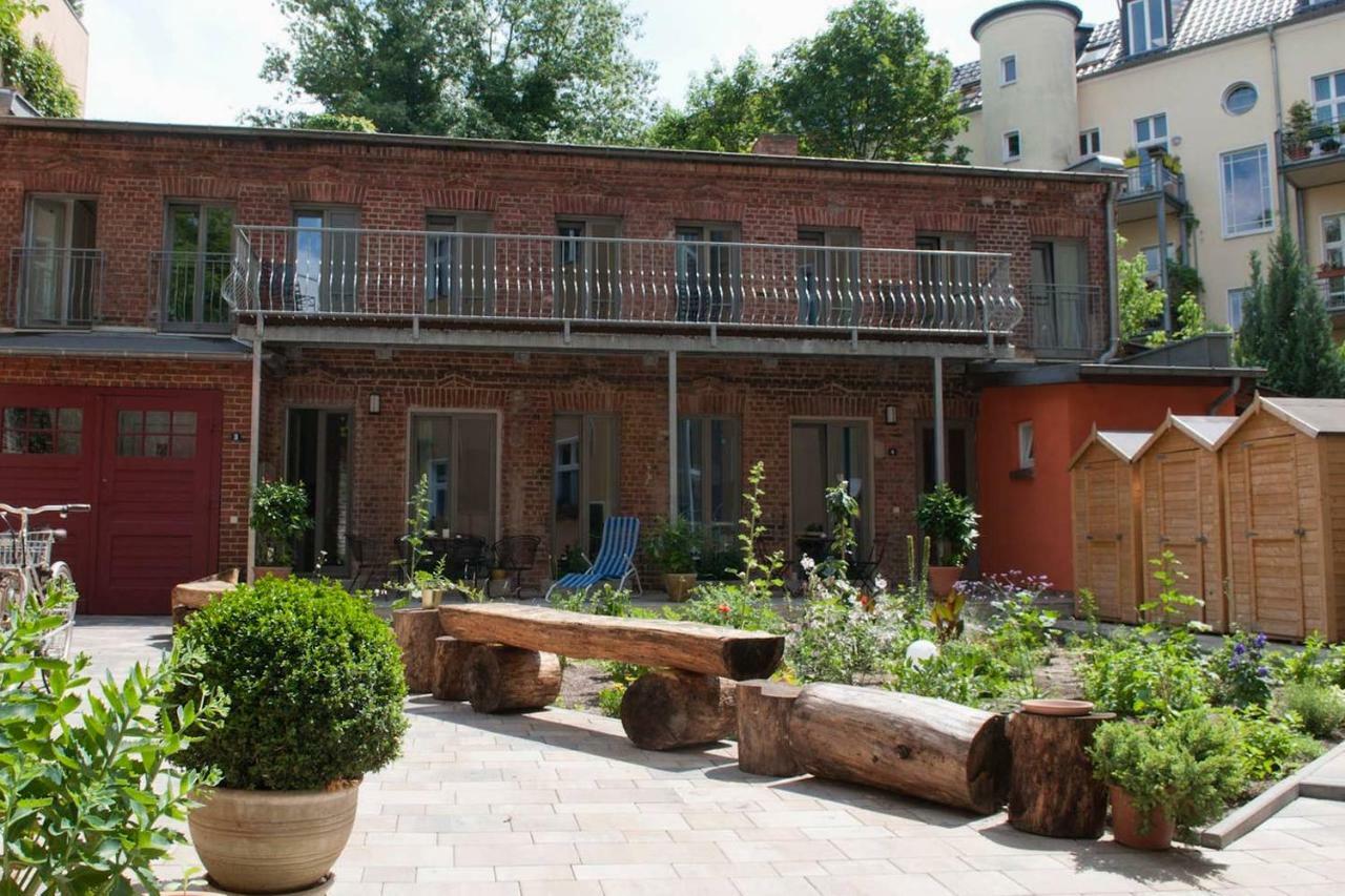 Beautiful&Cozy Remise for up to 6 Guests Apartment Berlin Exterior foto
